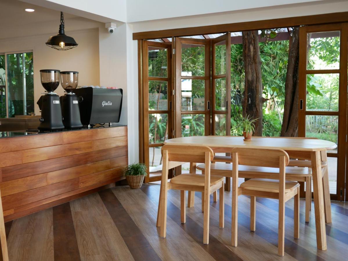 Breadfruit Hostel Chiang Mai Exterior photo